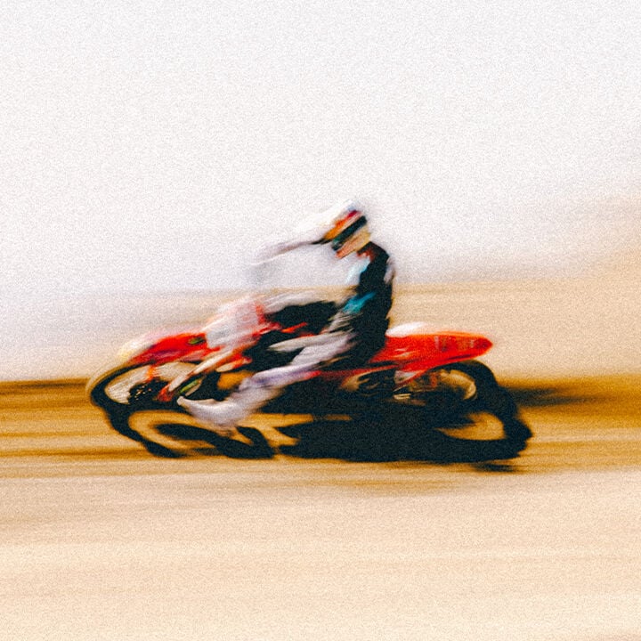 Rider racing on Fox MX26 gear set
