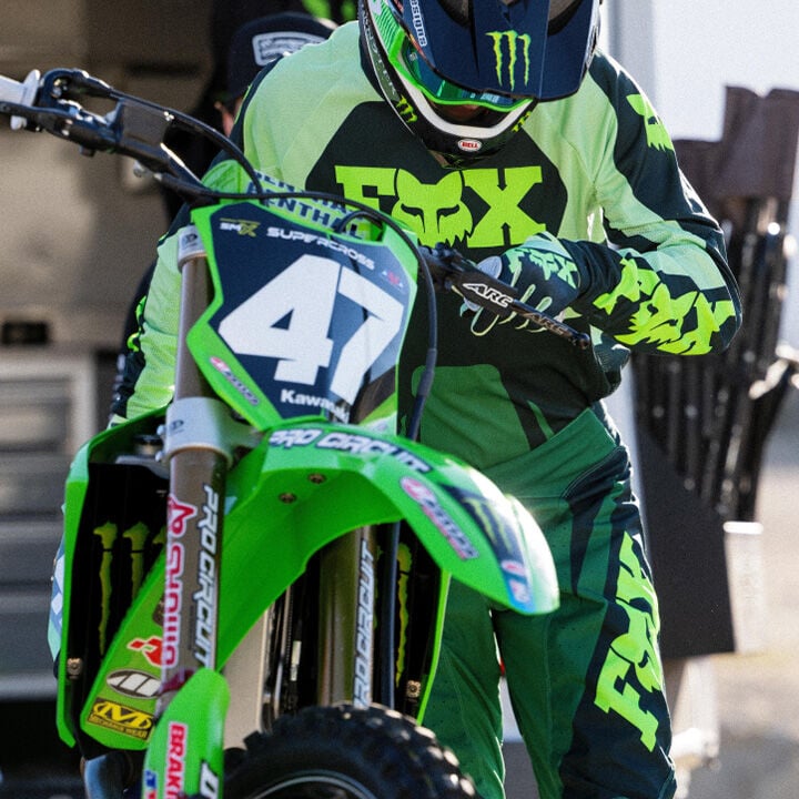 Fox V3RS moto helmet